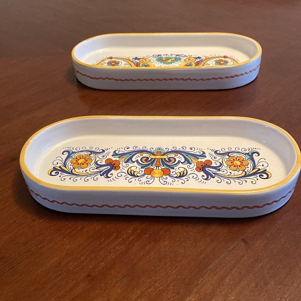 Set of Two Handcrafted Ceramic Deruta Trays from Italy. - Picture 8 of 8